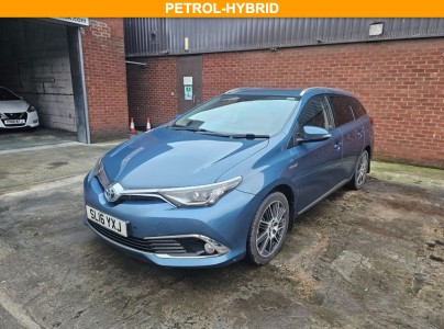 toyota-auris-excel-touring-sports